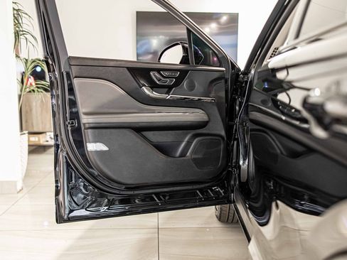 Used 2024 Lincoln Corsair Reserve w/ Jet Appearance Package image 28