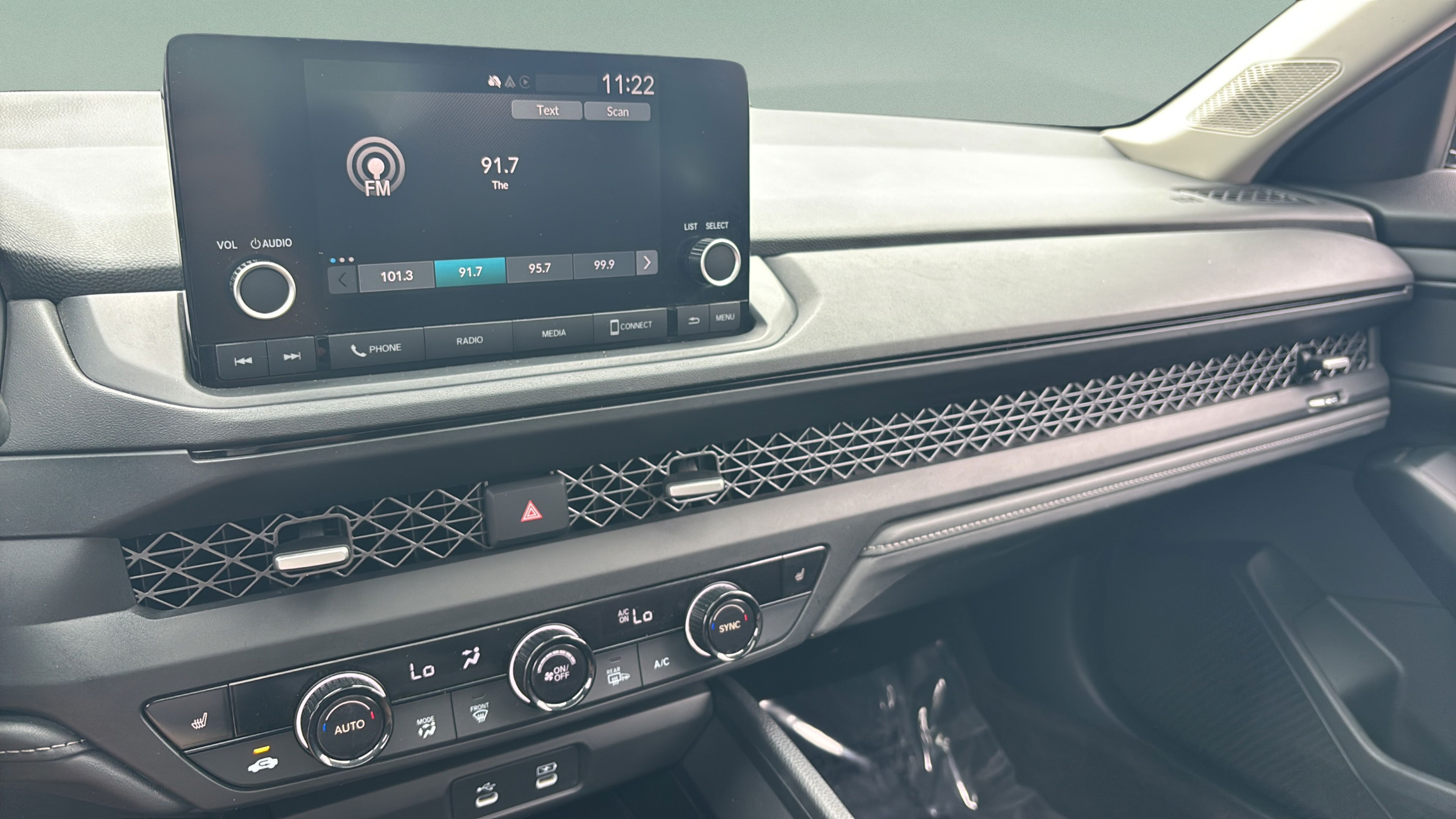 Used 2023 Honda Accord EX image 28