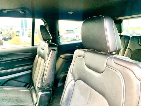 Used 2025 Jeep Grand Cherokee L Altitude AWD/4WD image 14