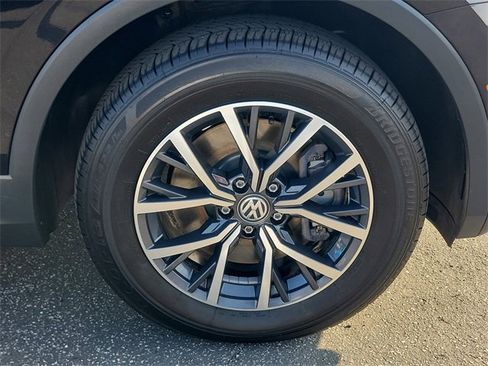 Used 2020 Volkswagen Tiguan SEL image 5