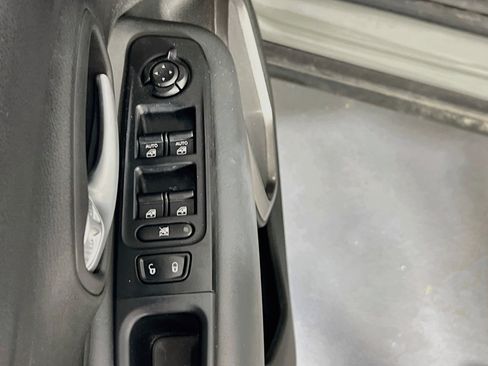 Used 2022 Jeep Renegade Limited AWD/4WD image 18