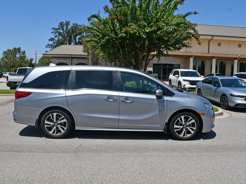 Used 2024 Honda Odyssey Touring image 5