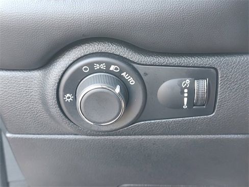 Used 2024 Dodge Durango GT image 28