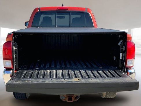 Used 2016 Toyota Tacoma TRD Off-Road w/ Towing Package AWD/4WD image 18