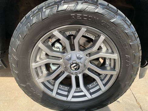 Used 2020 Ford Expedition XLT w/ Equipment Group 202A RWD image 11