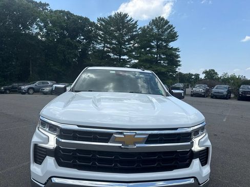 Used 2022 Chevrolet Silverado 1500 LT AWD/4WD image 4