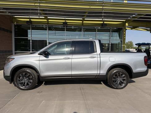 Used 2023 Honda Ridgeline Sport image 7