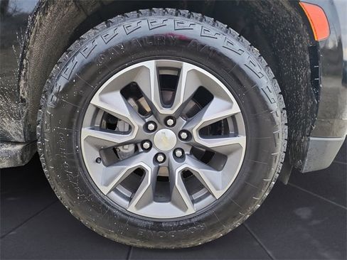 Used 2021 Chevrolet Tahoe LT w/ LT Signature Package image 9