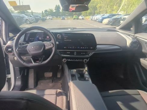 Used 2024 Chevrolet Equinox EV RS FWD image 13