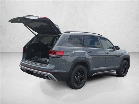 New 2026 Volkswagen Atlas Peak Edition AWD/4WD image 2