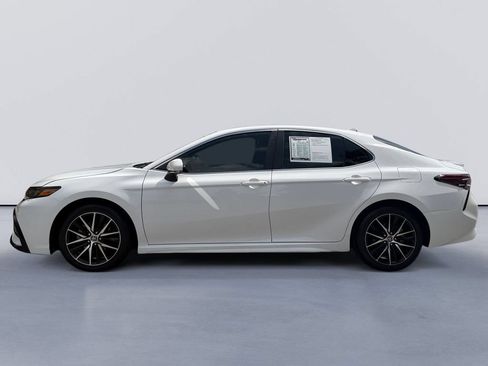 Used 2023 Toyota Camry SE FWD image 6