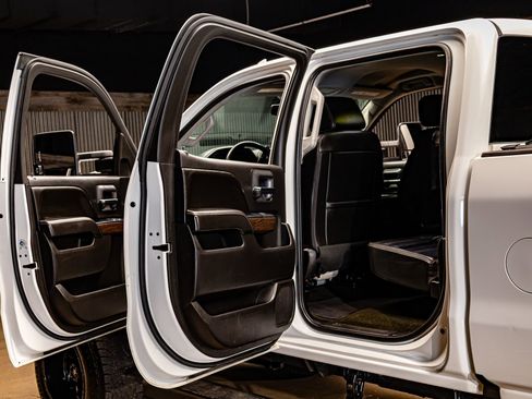 Used 2017 GMC Sierra 2500 Denali w/ Duramax Plus Package image 24