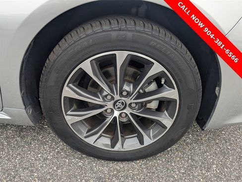 Used 2018 Toyota Avalon XLE Plus image 11