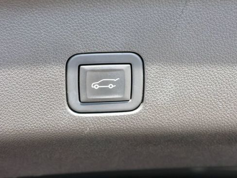 Used 2023 Chevrolet Tahoe Z71 AWD/4WD image 10