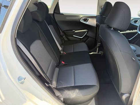 Used 2025 Kia Soul LX FWD image 23