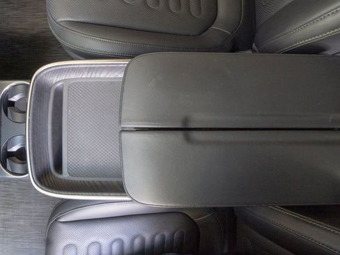 Used 2024 Rivian R1S Adventure image 10