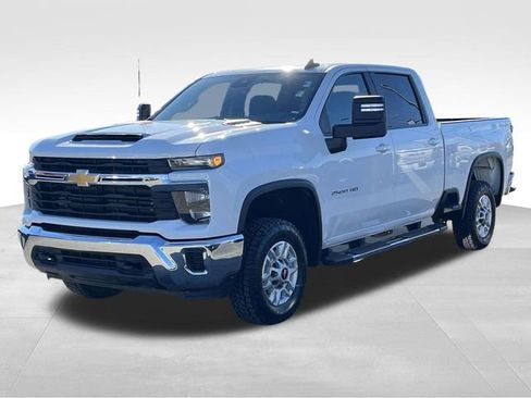 Used 2024 Chevrolet Silverado 2500 LT image 3