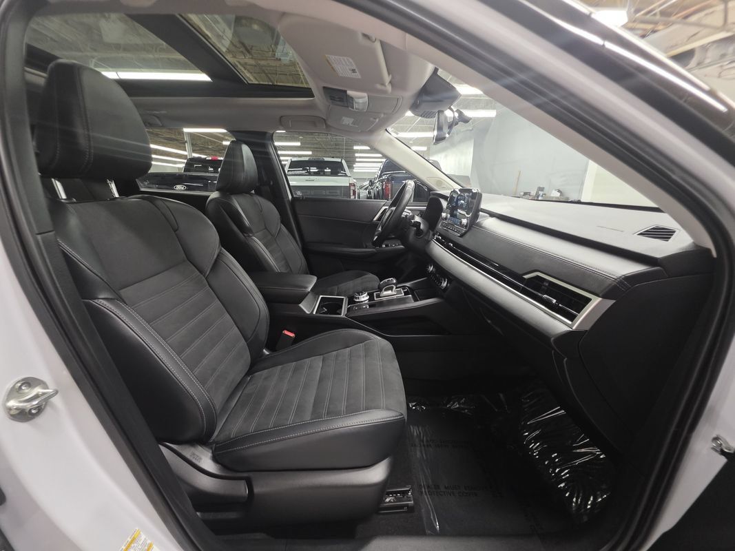 Used 2024 Mitsubishi Outlander AWD image 27