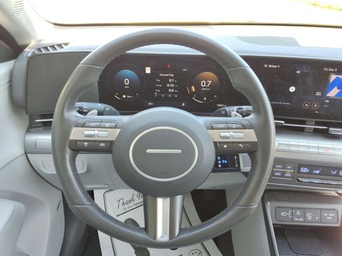 Used 2025 Hyundai Kona Limited image 14