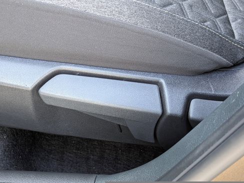 Certified 2025 Nissan Kicks SV FWD image 20