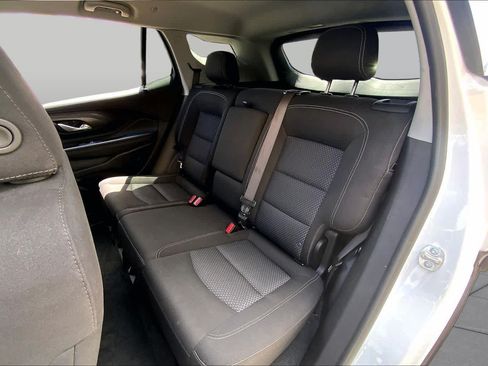 Used 2024 GMC Terrain SLE FWD image 19