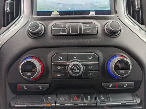 Used 2022 Chevrolet Silverado 1500 LT AWD/4WD image 20