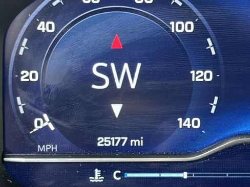 Used 2024 Chevrolet Silverado 1500 LTZ image 23