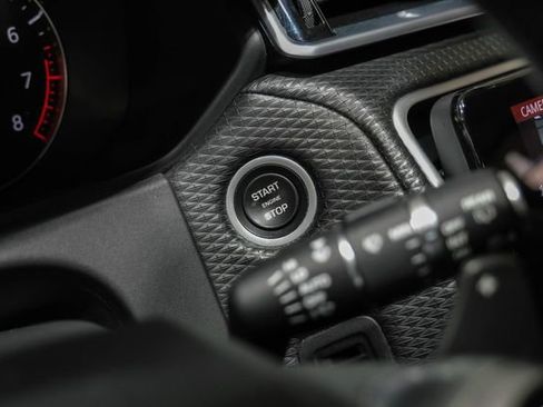 Used 2019 Land Rover Range Rover Velar S image 26