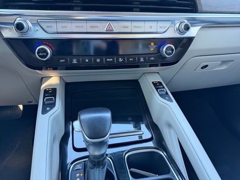 Used 2022 Kia Telluride EX w/ EX Premium Package image 22