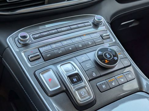 Used 2023 Hyundai Santa Fe Limited w/ Cargo Package image 17