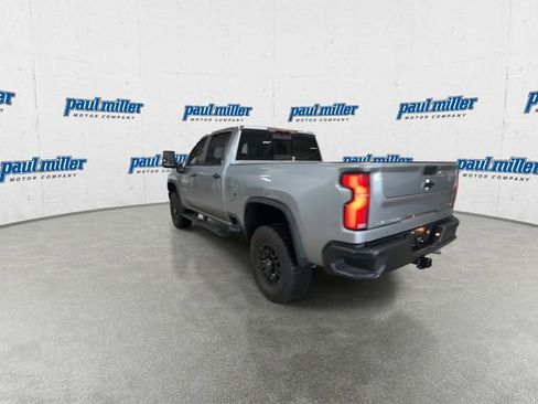 Used 2025 Chevrolet Silverado 2500 ZR2 AWD/4WD image 8