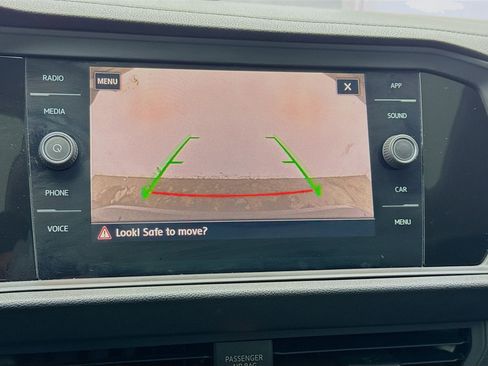 Used 2019 Volkswagen Jetta SEL w/ Cold Weather Package image 10