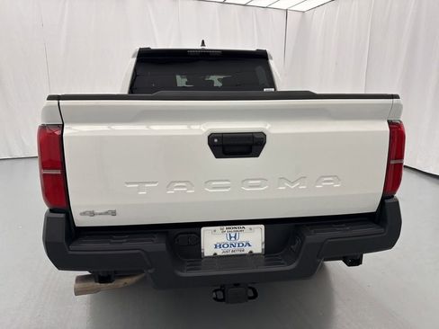 Used 2024 Toyota Tacoma SR AWD/4WD image 8
