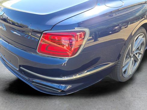 New 2025 Bentley Flying Spur Plug-In Hybrid image 11