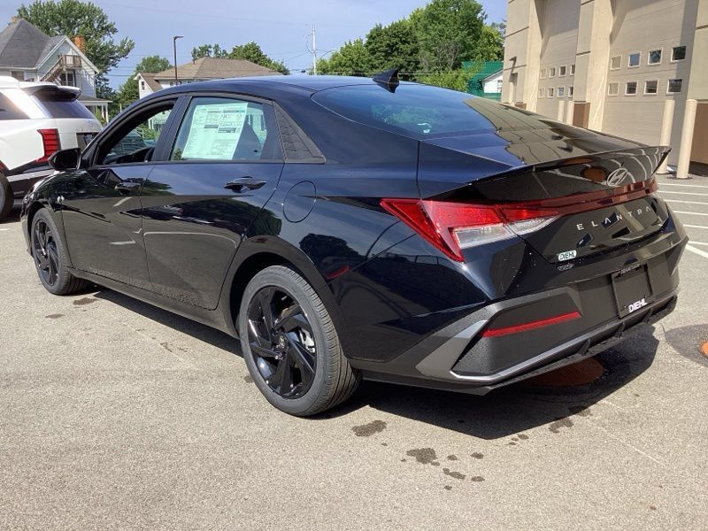 New 2026 Hyundai Elantra Sport FWD image 6