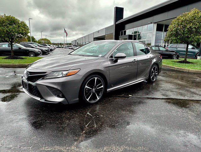 Used 2018 Toyota Camry XSE FWD image 5