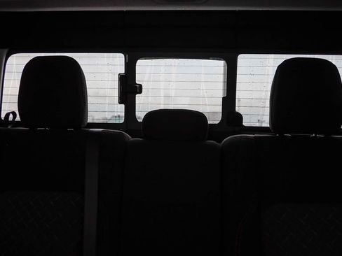 Used 2025 Jeep Gladiator Mojave AWD/4WD image 27