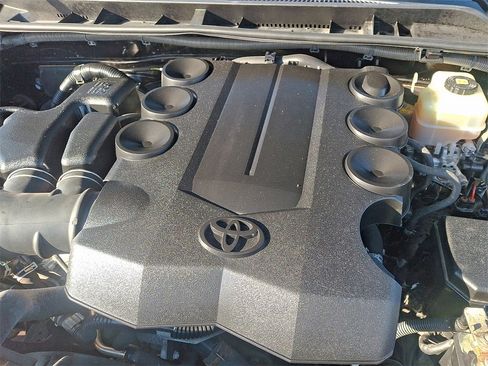 Used 2017 Toyota 4Runner Limited image 28