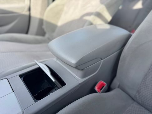 Used 2011 Toyota Camry LE image 18