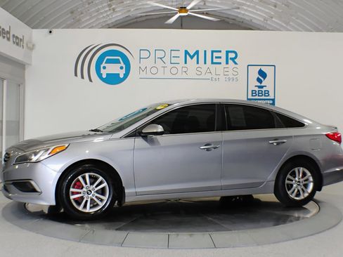 Used 2016 Hyundai Sonata SE image 2