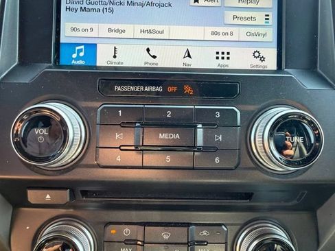 Used 2018 Ford F150 Lariat w/ Equipment Group 502A Luxury AWD/4WD image 34