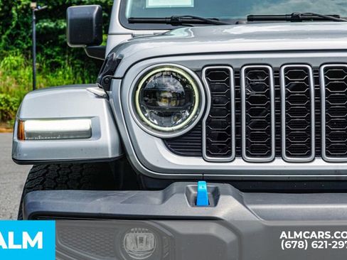 Used 2024 Jeep Wrangler Unlimited Sahara AWD/4WD image 12