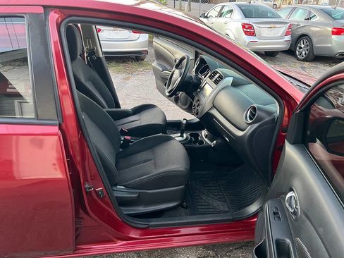 Used 2019 Nissan Versa SV image 18