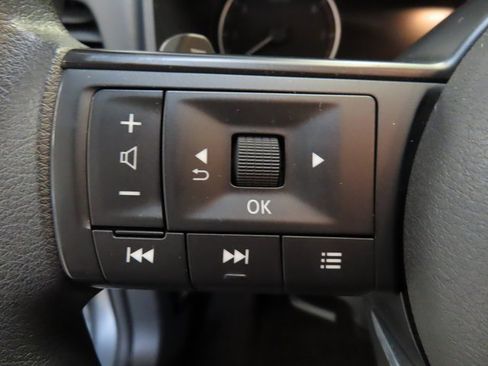 Used 2023 Nissan Rogue S image 20