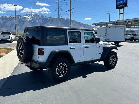 Used 2025 Jeep Wrangler Unlimited Rubicon AWD/4WD image 25