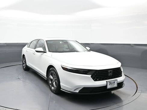 Certified 2023 Honda Accord EX image 3