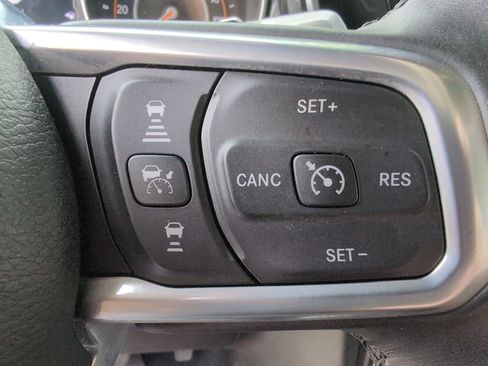 Used 2021 Jeep Wrangler Unlimited Sahara AWD/4WD image 19