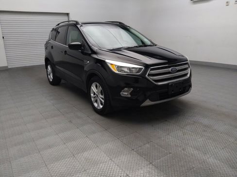 Used 2018 Ford Escape SE FWD image 13