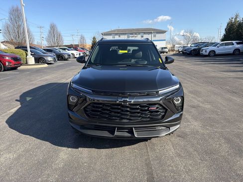 Used 2025 Chevrolet TrailBlazer RS w/ Driver Confidence Package image 3