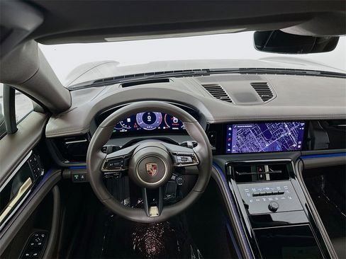 Used 2025 Porsche Panamera 4 image 23